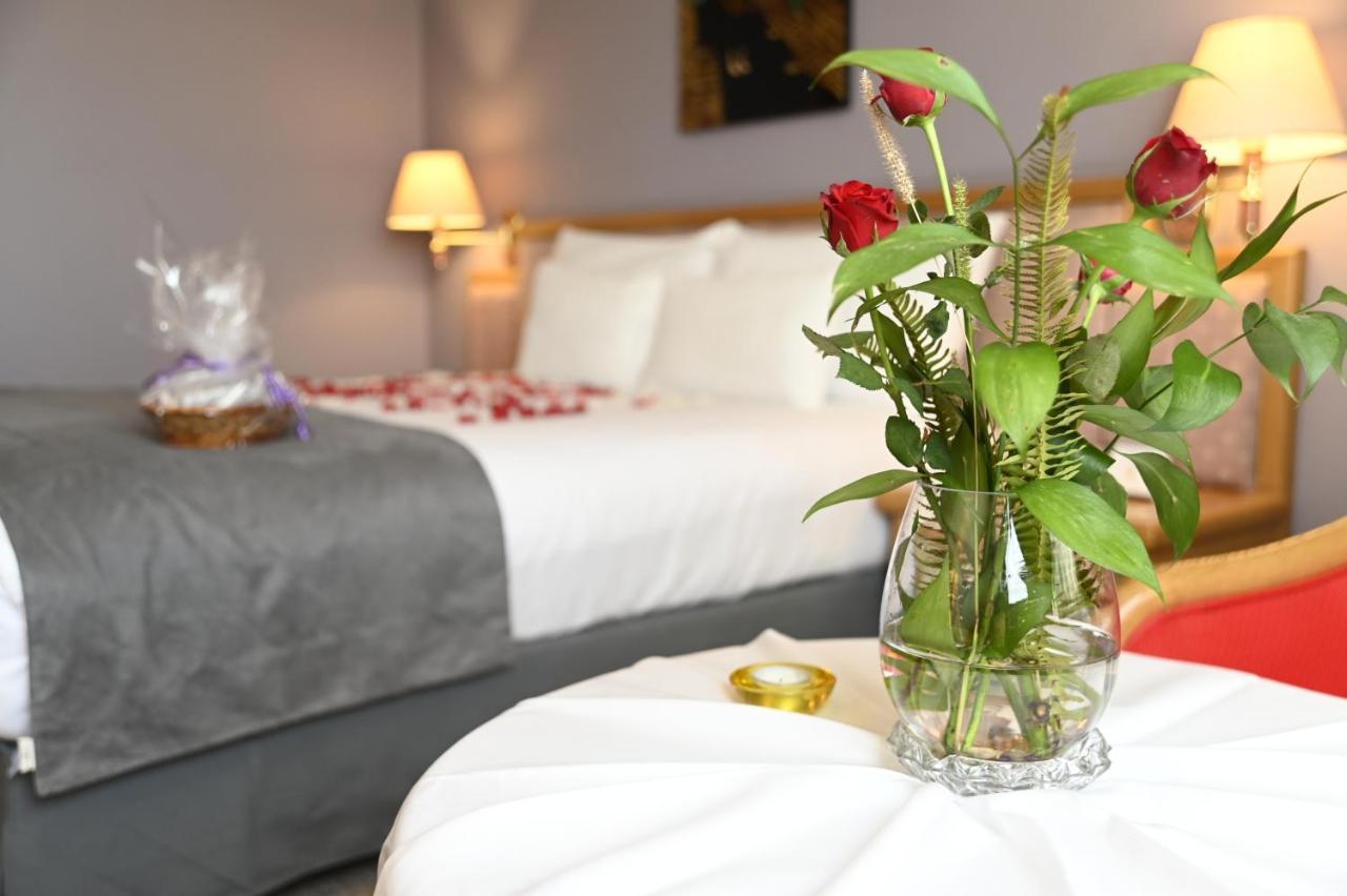 Hotel Mercure Alger Aeroport Maison Blanche Ngoại thất bức ảnh A bedroom at the hotel