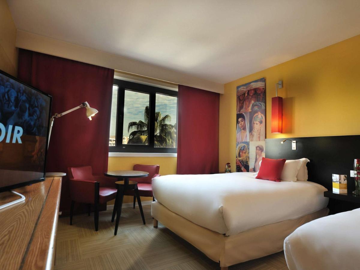 Hotel Mercure Alger Aeroport Maison Blanche Ngoại thất bức ảnh A room at the Adagio Paris Porte de Versailles
